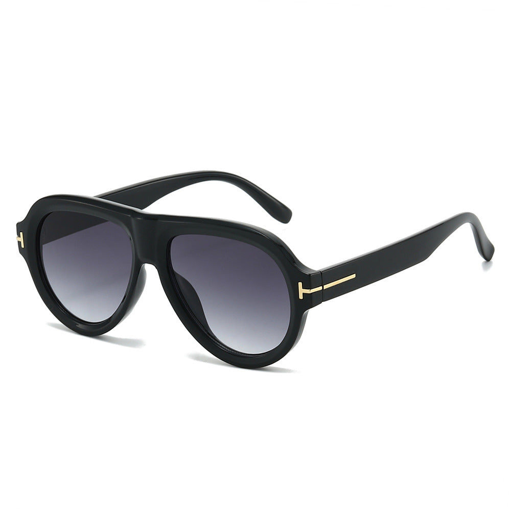 Fashion-Forward Bold Geometric Sunglasses