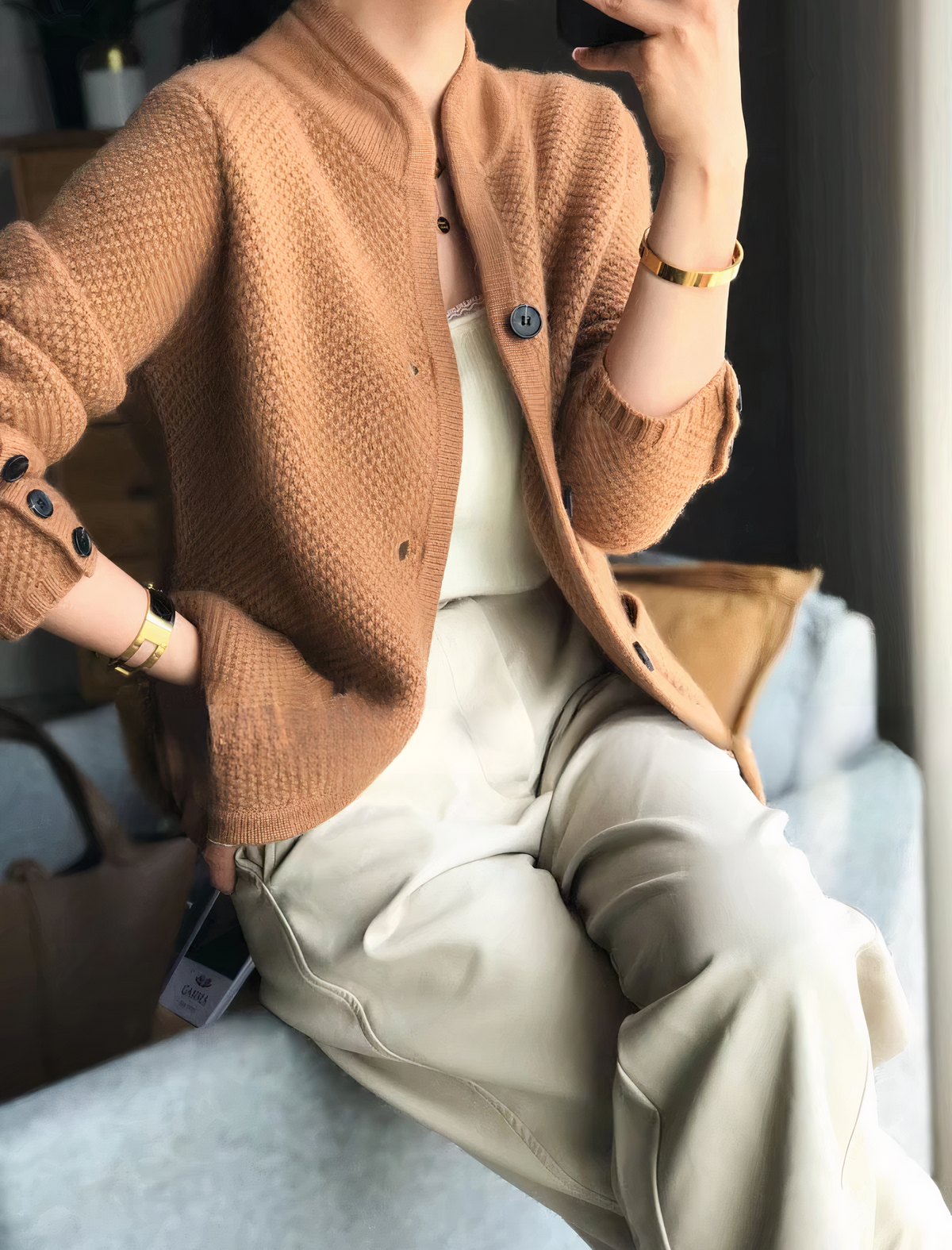Women's cashmere cardigan with buttons for an elegant style
