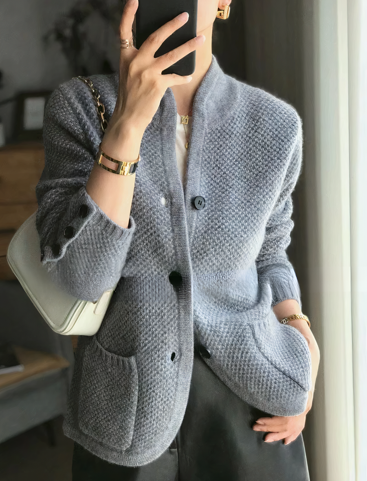 Women's cashmere cardigan with buttons for an elegant style