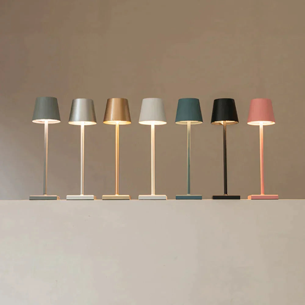 Table lamp | Minimalist design | Dimmable LED light | AuraTable