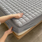 Waterproof mattress protector | SchlafLux