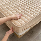 Waterproof mattress protector | SchlafLux