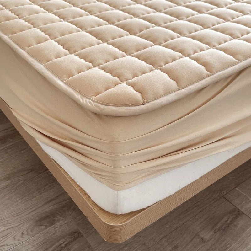 Waterproof mattress protector | SchlafLux
