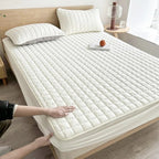 Waterproof mattress protector | SchlafLux